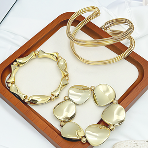 여성용 골드 컬러 디자이너 오픈 뱅글 세트 와이드 청키 팔찌 패션 스테이트먼트 기하학적 뱅글 쥬얼리 발렌타인데이 선물 - Product Image 6