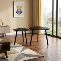 Table basse gigogne minimaliste avec plateau en faux marbre en forme de goutte d'eau et pieds trépieds noirs – Ensemble de 2 tables gigognes gain de place