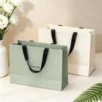 Sac en papier de luxe personnalisé avec logo de marque, ruban et poignée, pour emballage de chaussures, vêtements, boutique, cadeau