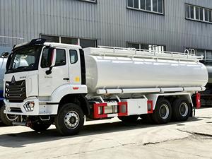 Camion de transport spécial pour kérosène aéronautique 20000L-35000L Sinotruk 6X4, grand camion-citerne diesel à vendre, camion-citerne de ravitaillement à vendre - Product Image 4