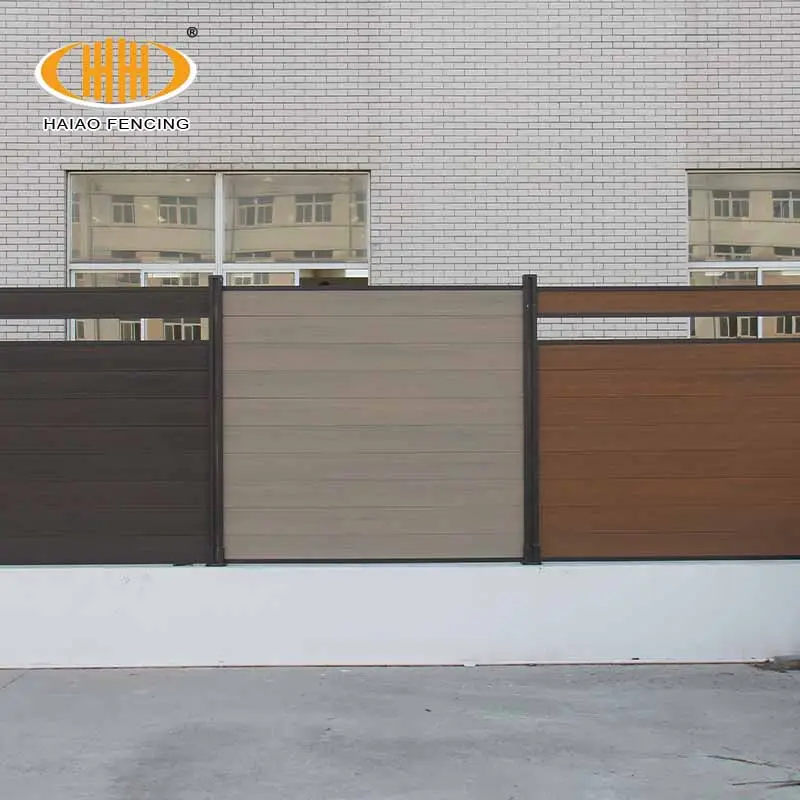 Pannelli di recinzione compositi di legno del recinto del wpc del giardino del magazzino dell'europa di vendita calda