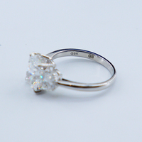 Bague de fiançailles et de mariage en or 10 carats pour femme, avec trois pierres de diamant simulé taille radiant, modèle Madonna Luxury