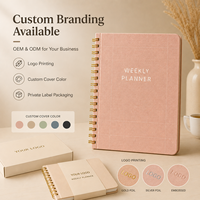 Carnet de planification hebdomadaire personnalisé, couverture en lin rose texturé, reliure spirale dorée en relief, OEM ODM, faible MOQ, vente en gros
