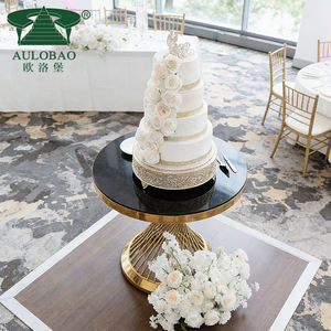 Elegante mesa de Decoración de Pastel de boda con pantalla superior de cristal de metal dorado - Product Image 4