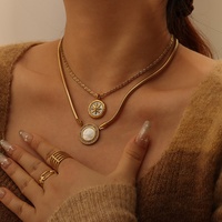 À la mode Zircon cercle pendentif serpent chaîne blanc coquille de mer collier Zircon pierre collier Non ternir rond serpent chaîne collier