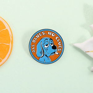 Pin de Esmalte ALL BLUES NO <span class=keywords><strong>CLUES</strong></span>, Broche de Perro Azul Triste Fumando, Insignia para Mochila, Joyería al por Mayor - Product Image 2