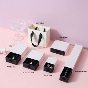 Caja de Joyería de Cartón de Lujo con Cajones, Personalizable con Logotipo - Product Image 1