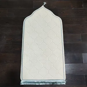 Groothandel Luxe Dikke Gewatteerde Anti Slip Gebed Mat Tapijt Arabische Moslim Islamitische Speciale-Vormige Gebedskleed Met Kwastje