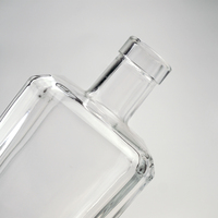 Bouteille à liqueur en verre carrée plate transparente, capacité de 500 ml et 700 ml, pour whisky, vin, vodka, gin, brandy et boissons aux fruits