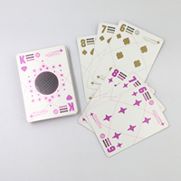 Cartes à jouer professionnelles, design personnalisé, finition brillante, coins arrondis, logo personnalisé, cartes de poker pour jeux.