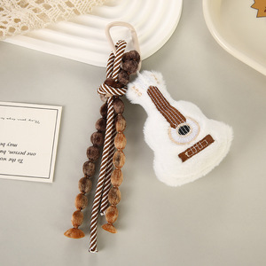 Porte-clés en peluche Guitare Nuage, breloque de sac en corde tressée à la main avec pompon, pendentif de sac à dos esthétique et mignon, cadeau pour filles, vente en gros - Product Image 6