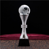 Trophée de football personnalisé en cristal avec gravure intérieure 3D, coupe de récompense de football sablée pour ligue sportive, souvenir et cadeau de club