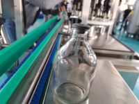 Machine de remplissage automatique de bouteilles en verre IVEN 3-en-1 avec pompe à engrenages certifiée CE et ISO