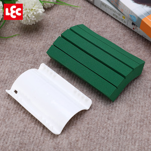 Lec Pet Hair Remover Mitt Green S-669 For <b>Bed</b> Sheets <b>Sofas</b> Carpets <b>Cat</b> Dog Hair Removal - Product Image 1
