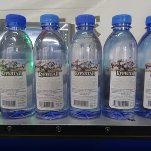 خط إنتاج أوتوماتيكي لماكينة تعبئة وتغطية زجاجات مياه الشرب