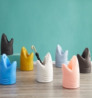 Figurine Personnalisé Mignon Requin Parapluie Vin Stand En Gros Résine Artisanat Direct Usine OEM & ODM Figurines Résine Cadeau Anime Figure