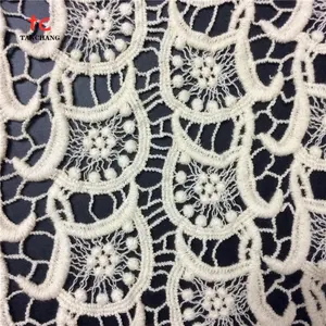 Guangzhou factory wholesale 2018 new design white cotton lace embroidery fabric for clothing SRMF10