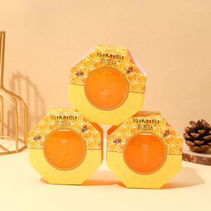 Savon Solide Artisanal Smile Silk 100G à la Propolis d'Abeille et aux Huiles Essentielles, à Base de Plantes pour Nettoyer et Hydrater - Product Image 3