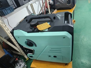 เครื่องกำเนิดไฟฟ้าแบบพกพา ดีไซน์ใหม่ 5KW เงียบพิเศษ สตาร์ทด้วยระบบดึง  ประสิทธิภาพสูง 3 เฟส 60Hz  แรงดันเดียว 12V  กำลังไฟ 5KW เงียบ พกพาสะดวก ใช้เชื้อเพลิงเบนซิน - Product Image 2