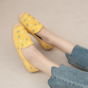 Zapatos de lona amarillos para mujer con bordado de flores, mocasines tejidos de yute, alpargatas planas informales transpirables para verano - Product Image 3