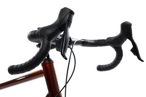 Nueva <span class=keywords><strong>bicicleta</strong></span> híbrida de grava de aleación más ligera de fábrica OEM, <span class=keywords><strong>bicicleta</strong></span> de carretera de 700c con horquilla de fibra de carbono y sistema de frenos de disco - Product Image 3