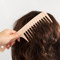 Peigne démêlant en plastique pour cheveux bouclés, grand format, à dents larges, anti-statique, doux, motif dessin animé mignon, idéal pour les voyages