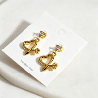 Boucles d'oreilles clous de créateur haut de gamme, nouveau style, tendance, en acier inoxydable 316 plaqué or, motifs cœur et flèche, avec diamants, pour le commerce transfrontalier