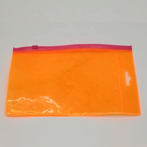 Sac à fermeture éclair en PVC <span class=keywords><strong>orange</strong></span> trou de suspension grande capacité sac de rangement plat en plastique auto-scellant étanche à l'humidité pour lotion - Product Image 3