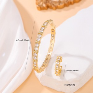 ชุดกำไลข้อมือและแหวน ดีไซน์ X ประดับเพชรเซอร์โคเนียมเต็มวง สีทอง X สีเงิน สำหรับผู้หญิง ชุดเครื่องประดับแฟชั่น - Product Image 4