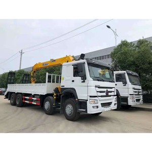 Camion grue HOWO 8x4 avec grue télescopique articulée de 14 tonnes et échelle arrière - Product Image 1