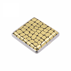 Portasigarette Vintage in Pelle con Telaio in Metallo, Scatola Quadrata per Tabacco, Lussuoso <span class=keywords><strong>Porta</strong></span> Sigarette da Viaggio con Capacità per 20 Sigarette - Product Image 4