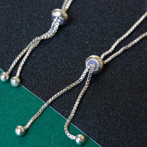 Bracciale da donna alla moda con stella esagerata, gioiello di tendenza con accenti scintillanti, accessorio da polso - Product Image 5