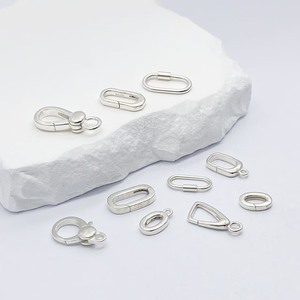 Colgante Personalizado de Plata 925 con Baño de Oro de 18K, Forma Ovalada, con Cierre de Presión y Anillo de Resorte Pequeño - Product Image 4