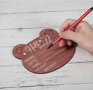 Usine en gros écologique poli en bois massif fait à la main bébé annonce ours forme signe de bienvenue taille personnalisable - Product Image 6