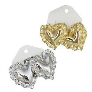 Boucles d'oreilles clous en forme de cœur texturées, plaquées or, en alliage argenté, bijoux de mode pour soirée RING - Product Image 3