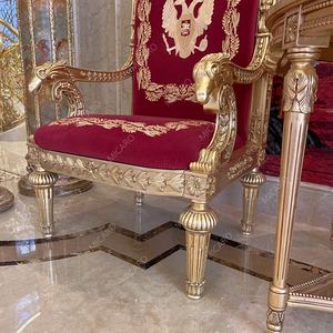 Poltrona Antica in Legno Massello Dorato Stile Rococò Europeo per Sala Riunioni / Soggiorno di Palazzo - Product Image 6