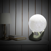 Lampe de table moderne en PVC imprimé en 3D télécommandée au clair de lune écologique 16 couleurs pour alimentation CC rechargeable de la pièce