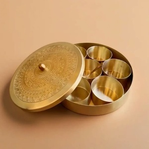 Boîte à épices en laiton Masala Dabba, 7 compartiments, récipient en métal avec couvercle, lavage à la main uniquement - Product Image 6