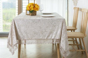 Vente en gros Nappe de luxe écologique en polyester concassé et velours Garniture en dentelle en matériaux recyclés pour mariages durables - Product Image 4