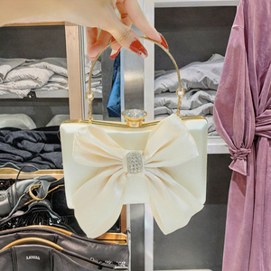 Nuevo Bolso de Mano Elegante para Mujer con Lazo de Mariposa, Versátil, Personalizado, Único, de Poliéster, para la Noche - Product Image 3