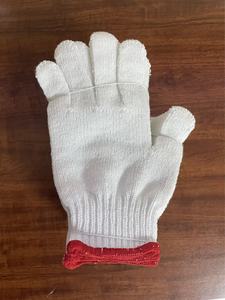 ถุงมือกันบาดแบบมีข้อมือป้องกัน ราคาประหยัด สีขาวธรรมชาติ น้ำหนัก 450-1000 กรัม/โหล ทนทานต่อการสึกหรอ ผลิตจากผ้า CVC 80% คอตตอน + 20% โพลีเอสเตอร์ ระบายอากาศได้ดี - Product Image 5