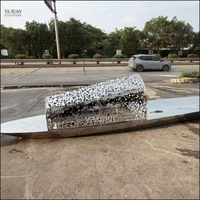 Moderne Polierte Outdoor-Kunst Landschaftsgarten Edelstahl Kleines Boot Maßgefertigte Metallskulptur für Parkdekorationen