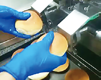 Déposeur de roues dentées adapté au remplissage quantitatif, à la décoration, à la glaçage et à l'injection de gâteaux, de mousses, de desserts, d'éclairs, etc.