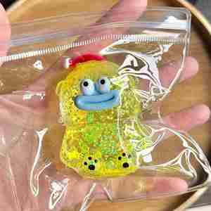 ตุ๊กตาหมีคริสต์มาสปากกว้าง 7 ซม. ทำจากวัสดุ TPR บีบเล่นได้ พกพาสะดวก ช่วยคลายเครียด ของขวัญสำหรับเด็กและผู้ใหญ่ สร้างอารมณ์ดี - Product Image 2