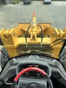 Cargadora Compacta de Ruedas Delanteras de 1.5T con Motor y Caja de Cambios, 1 Año de Garantía, para Construcción Civil, Obras Viales y Movimiento de Tierras, Exportación al Sudeste Asiático - Product Image 6
