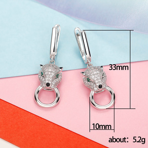 Orecchini pendenti con testa di leopardo e occhi verdi per donna, gioielli per le orecchie alla moda con animali scintillanti - Product Image 5