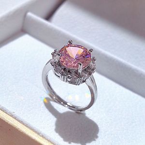 Anello Aperto con Accenti Colorati e Dettagli Scintillanti, Design alla Moda per Accessori da Donna per Uso Quotidiano - Product Image 6