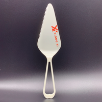 Couteau à gâteau en plastique jetable de qualité alimentaire, robuste et durable, logo personnalisable, faible MOQ, résistant aux rayures, inaltérable