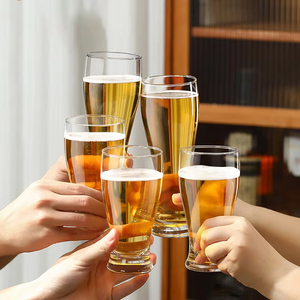 Verre à bière soufflé à la main de luxe avec logo personnalisé, verre à vin de football mondial, ensemble de verres à bière pas chers, verre à bière Pilsner artisanal transparent - Product Image 6