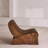 Fauteuil d'appoint inclinable haut de gamme en velours marron chocolat, design minimaliste, avec structure en bois massif et accoudoirs courbes, idéal pour salon, chambre, villa, maison